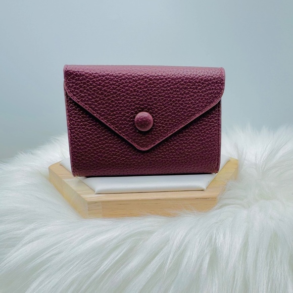 Women’s Minimalist Red Wine Card Wallet - Picture 2 of 8